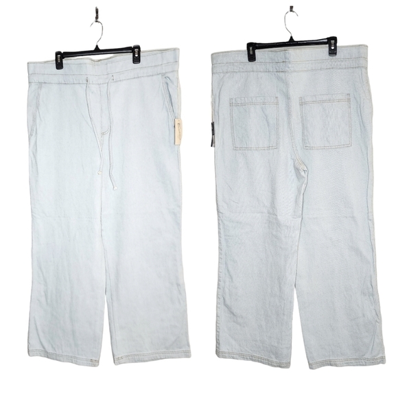 NWT Universal Thread Wideled drawstring light denim pant. Women's size 14 - Picture 1 of 15